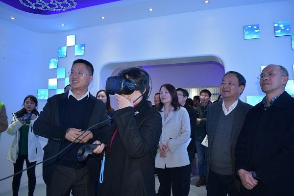 上海首個(gè)VR+轉(zhuǎn)基因科普展示廳對外開放